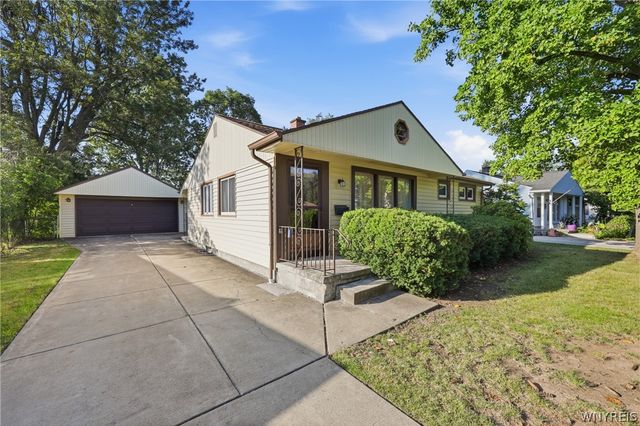 182 Bennington Road, Amherst, NY 14226