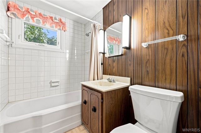 182 Bennington Road, Amherst, NY 14226