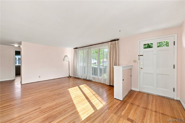 182 Bennington Road, Amherst, NY 14226
