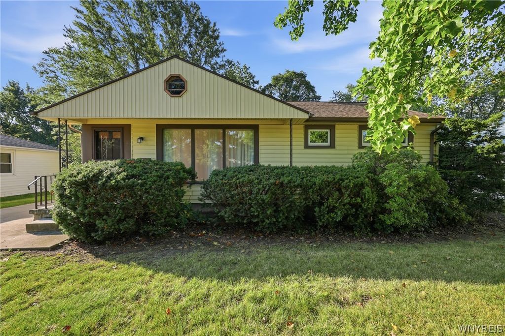 182 Bennington Road, Amherst, NY 14226