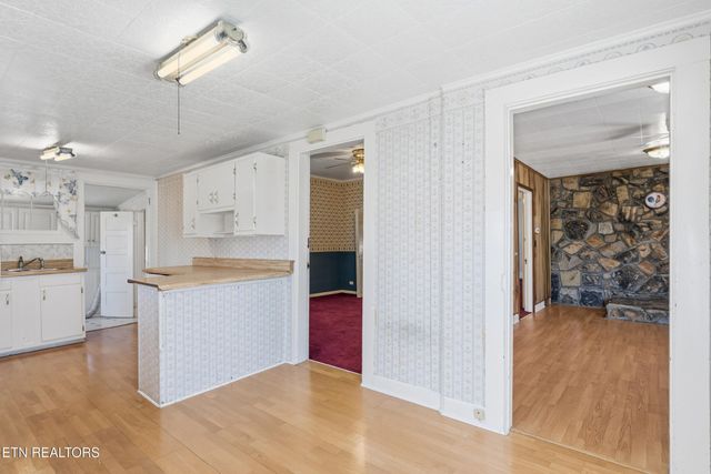 601 Kingston St, Lenoir City, TN 37771