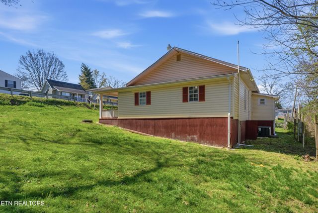 601 Kingston St, Lenoir City, TN 37771