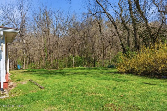 601 Kingston St, Lenoir City, TN 37771