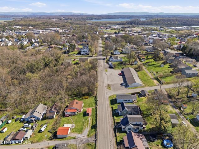 601 Kingston St, Lenoir City, TN 37771