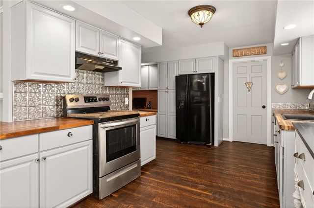 94 Newfield Drive, Greece, NY 14616