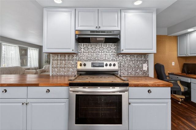 94 Newfield Drive, Greece, NY 14616