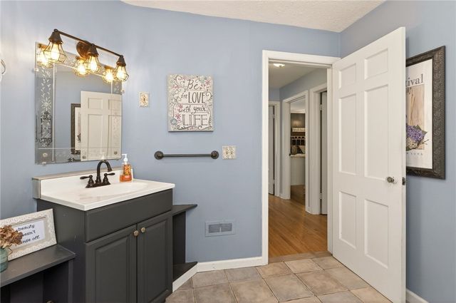 94 Newfield Drive, Greece, NY 14616