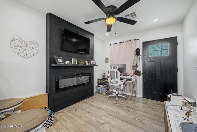 1447 E MOUNTAIN VIEW Road, Phoenix, AZ 85020