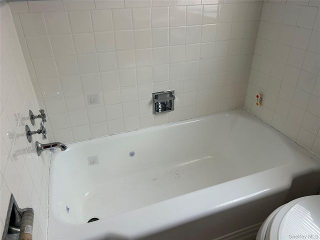 230 Central Avenue 3-I, Lawrence, NY 11559