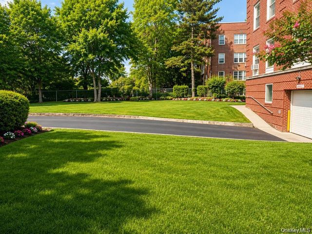 230 Central Avenue 3-I, Lawrence, NY 11559