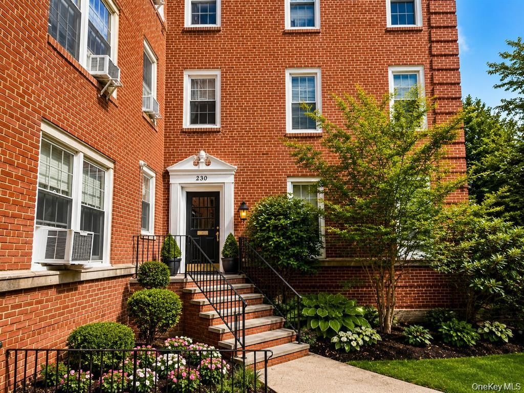 230 Central Avenue 3-I, Lawrence, NY 11559 — photo 2