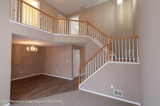 28 Picket Place, Freehold, NJ 07728