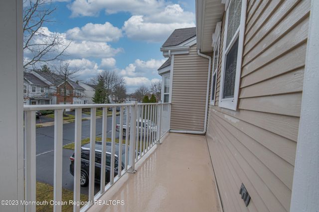 28 Picket Place, Freehold, NJ 07728