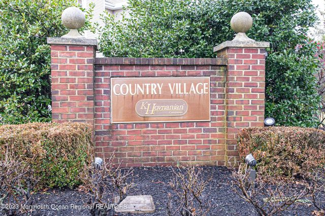 28 Picket Place, Freehold, NJ 07728