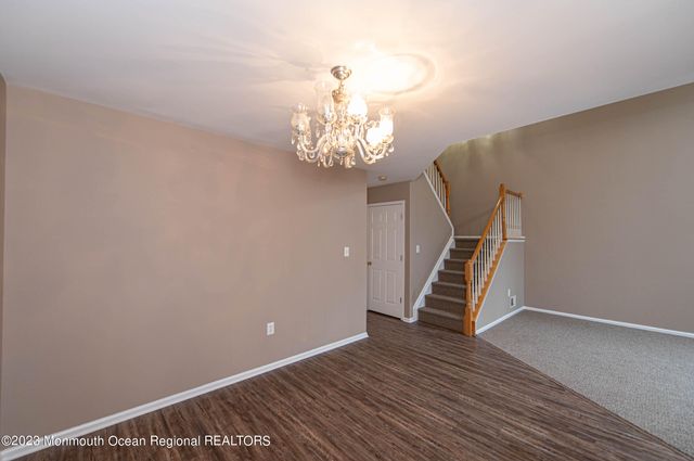 28 Picket Place, Freehold, NJ 07728