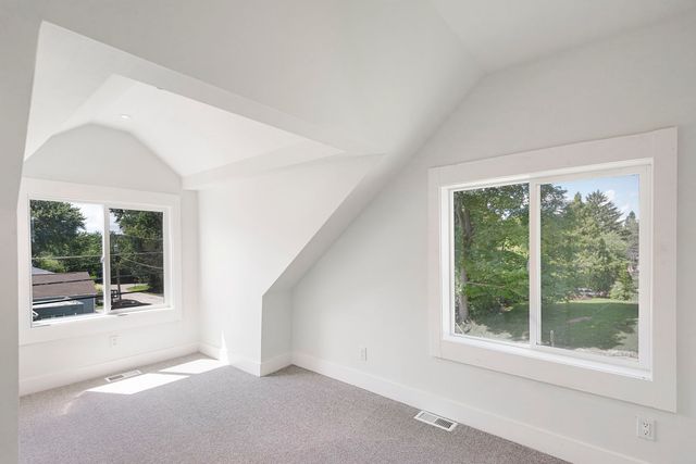 105 Morningside Drive, Lakemoor, IL 60051