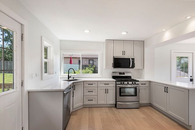 105 Morningside Drive, Lakemoor, IL 60051