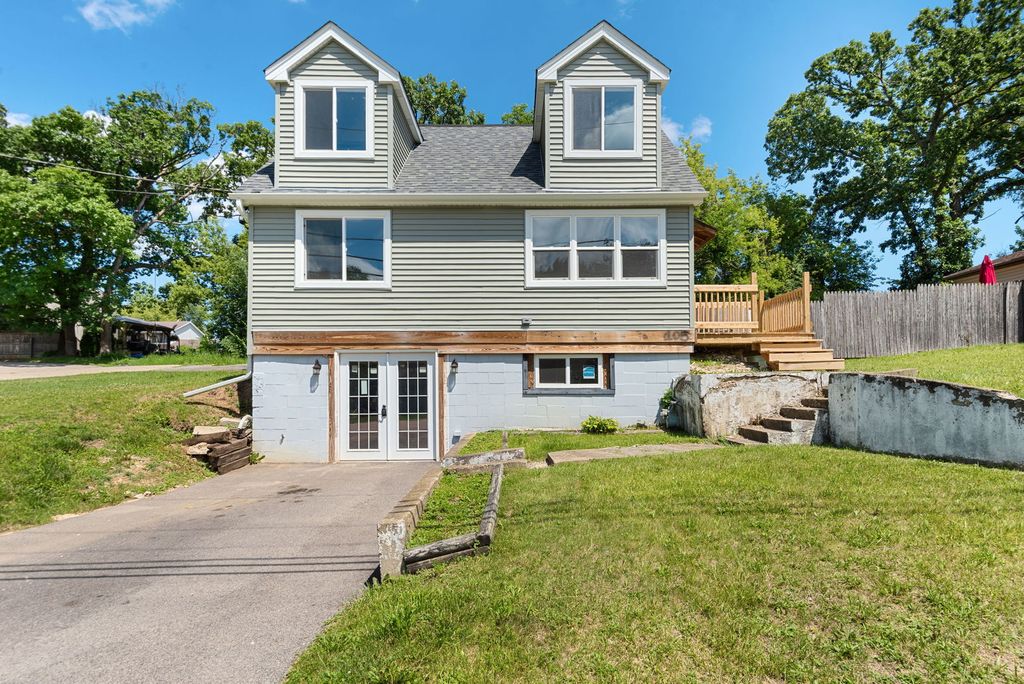 105 Morningside Drive, Lakemoor, IL 60051