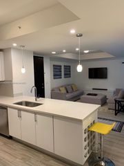 999 SW 1st Ave 1216, Miami, FL 33130