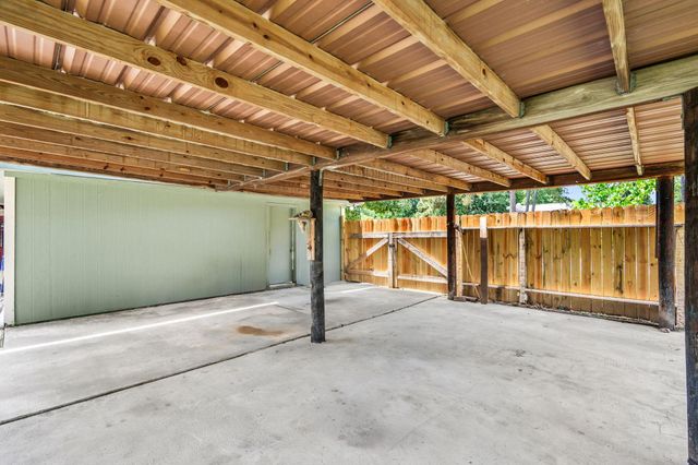 2415 Whispering Springs Drive, Spring, TX 77373