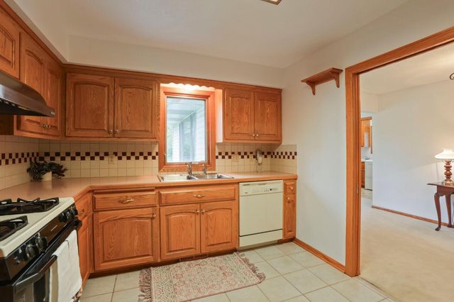 518 Rolls Road, New Brighton, MN 55112