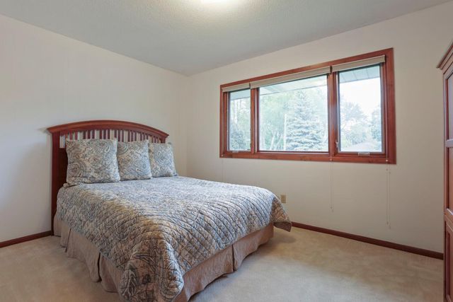518 Rolls Road, New Brighton, MN 55112