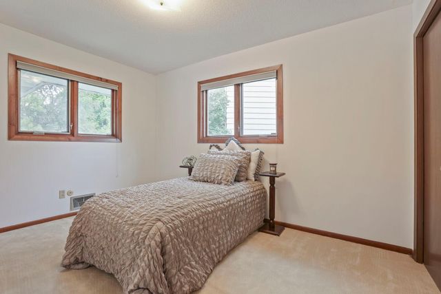 518 Rolls Road, New Brighton, MN 55112