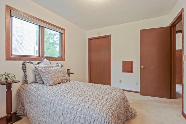 518 Rolls Road, New Brighton, MN 55112