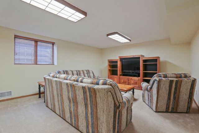 518 Rolls Road, New Brighton, MN 55112