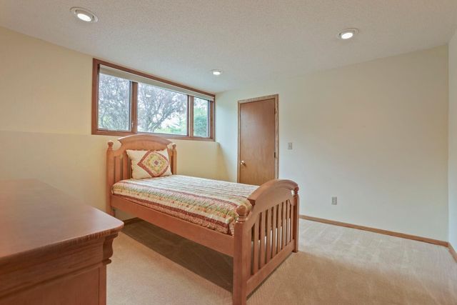 518 Rolls Road, New Brighton, MN 55112