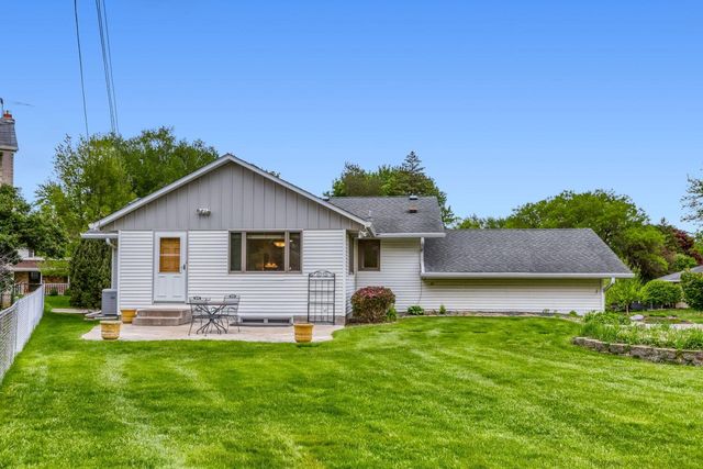 518 Rolls Road, New Brighton, MN 55112