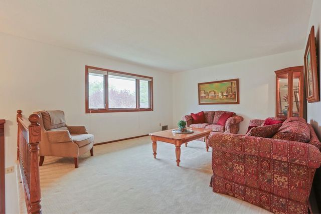 518 Rolls Road, New Brighton, MN 55112