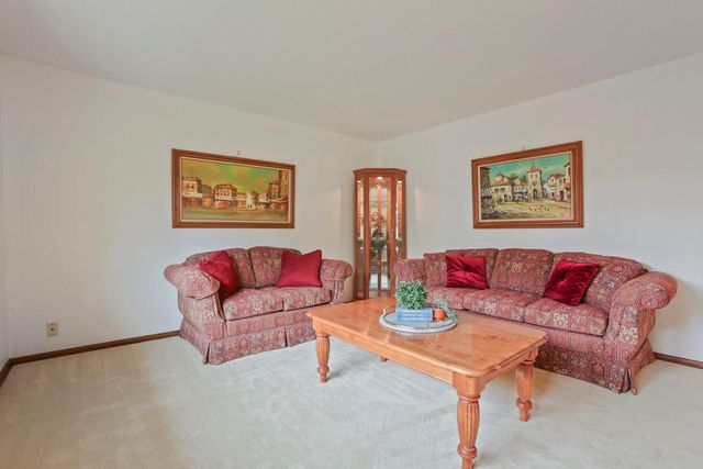 518 Rolls Road, New Brighton, MN 55112