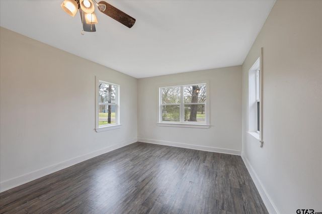 501 S Railroad St, Troup, TX 75789