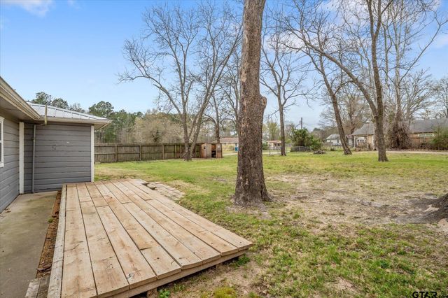 501 S Railroad St, Troup, TX 75789