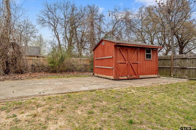 501 S Railroad St, Troup, TX 75789