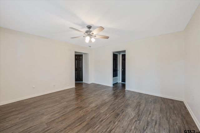 501 S Railroad St, Troup, TX 75789