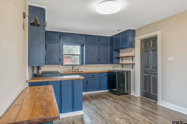 501 S Railroad St, Troup, TX 75789