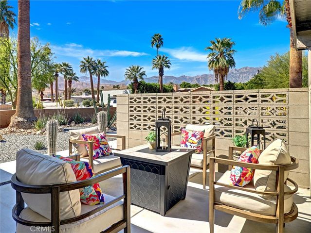 2020 Lawrence Street, Palm Springs, CA 92264
