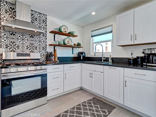 2020 Lawrence Street, Palm Springs, CA 92264