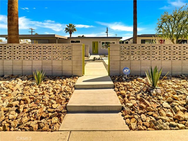 2020 Lawrence Street, Palm Springs, CA 92264