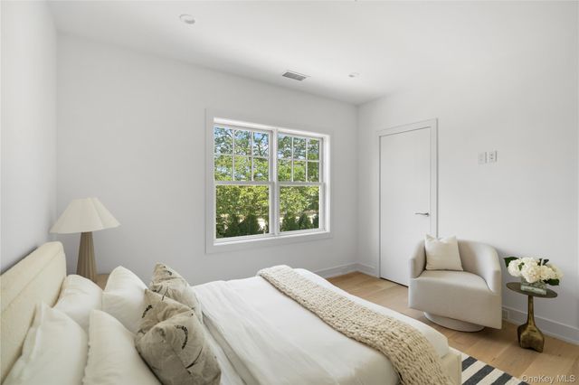 100 Narrow Lane, Southampton, NY 11968