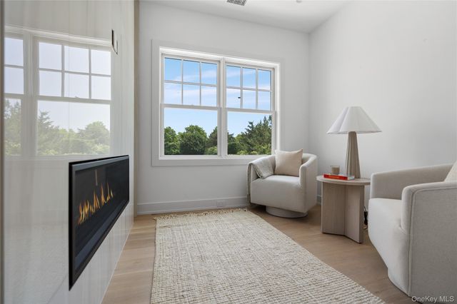 100 Narrow Lane, Southampton, NY 11968