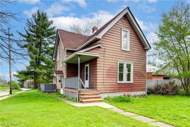 15413 Raymond Street, Maple Heights, OH 44137