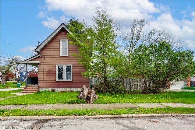 15413 Raymond Street, Maple Heights, OH 44137