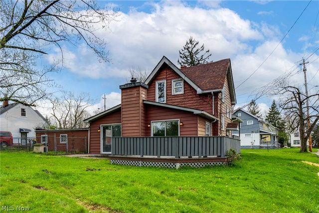 15413 Raymond Street, Maple Heights, OH 44137