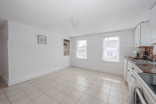 59 Lancaster St, Leominster, MA 01453