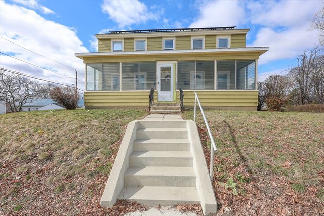 59 Lancaster St, Leominster, MA 01453
