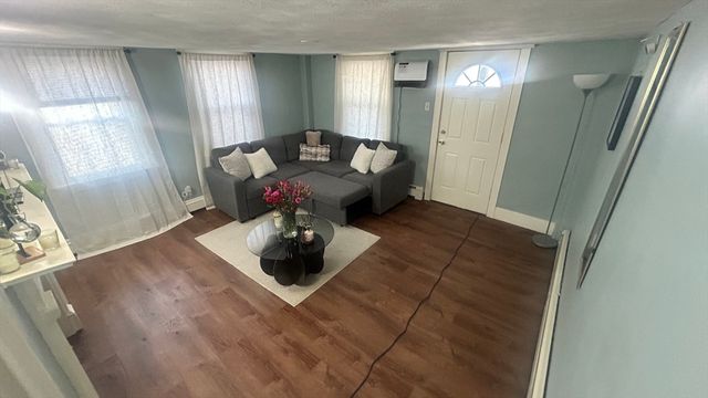 59 Lancaster St, Leominster, MA 01453