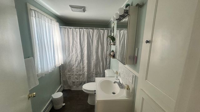 59 Lancaster St, Leominster, MA 01453